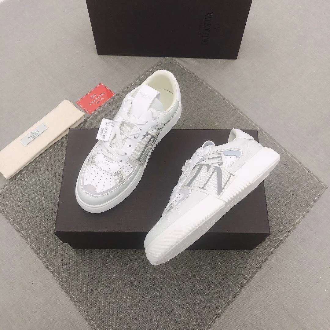 P440▫️V L7N spring and summer 🆕calf leather strap sneakers, no man should be able to refuse this style, classic color, so handsome! Purchase a high-precision replica of the original version to instantly sell off the market currency! 6 VLTN logo rubber effect straps - Valentino Garavani Logo printed on the back and tongue, all materials are customized to ensure quality! Size: 38/45 No. 018